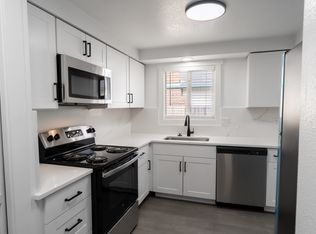 984 Island St, Springfield, OR 97477