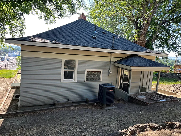 709 Crescent Ave — Photo 2