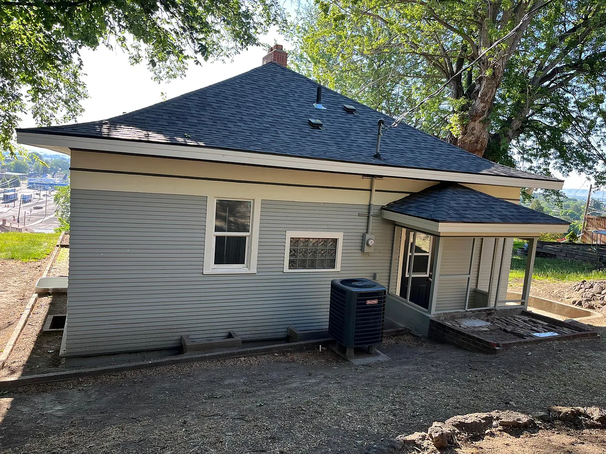 Building Photo - 709 Crescent Ave