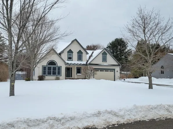 5 Page Place, Orono, ME 04473