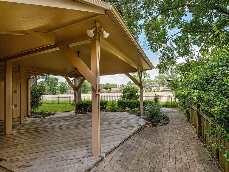 7715 Brush Wood Dr — Photo 35