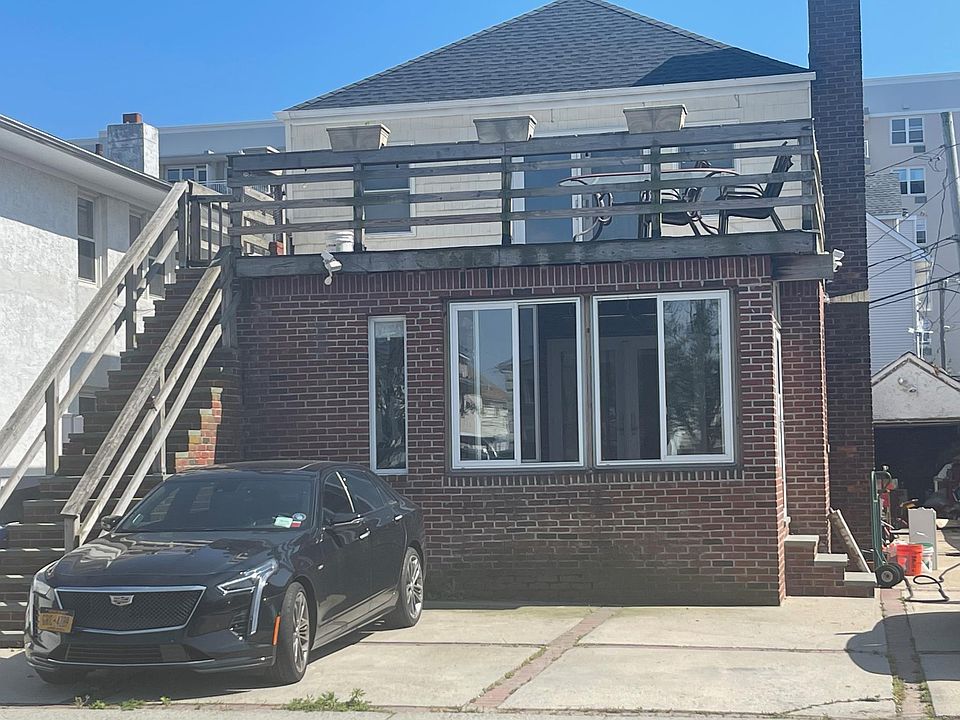 1st image of 512 E Broadway Unit 2