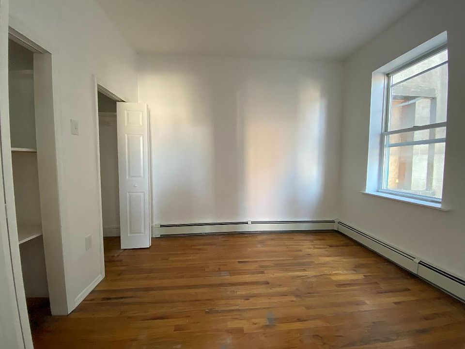 2nd image of 209 1st St #3R