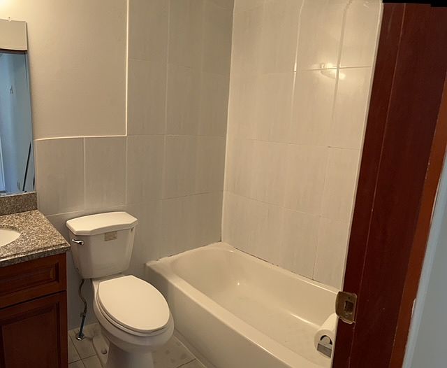 2nd image of 320 Broad St APT 5