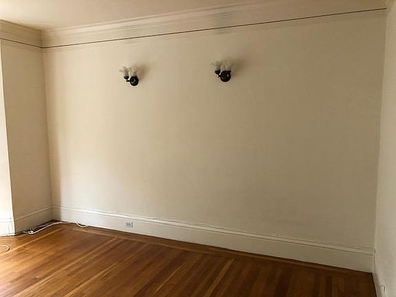 2nd image of 2020 Franklin St APT 7