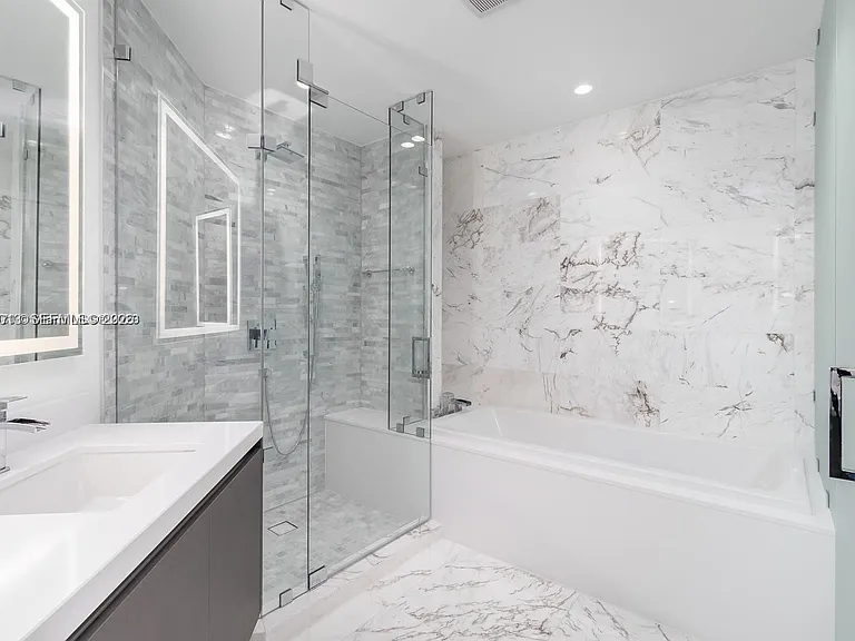 851 NE 1st Ave #11 — Photo 21