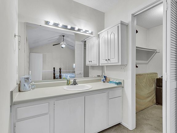 5th image of 8219 Quail Hollow Ct