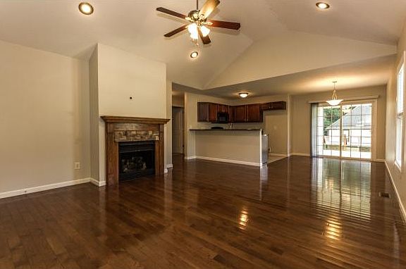5th image of 1905 Eastwood Dr