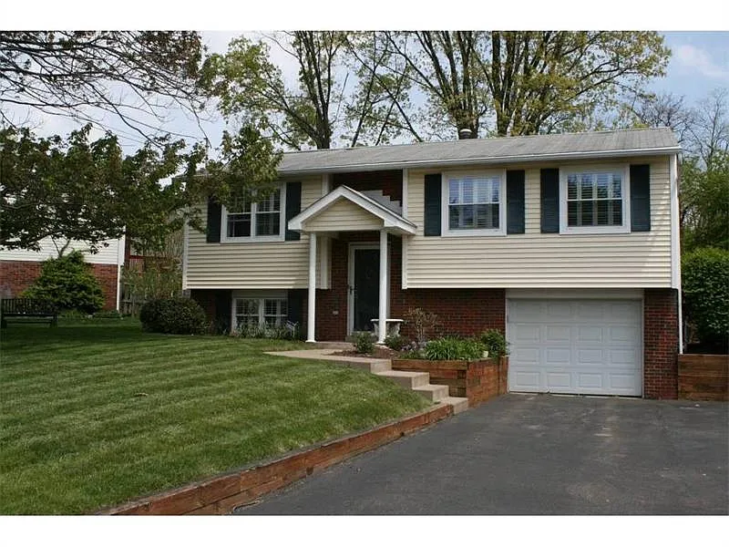 564 Sautter Dr photo 1