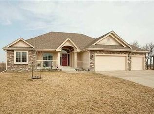 2406 W Henderson Ave, Indianola, IA 50125