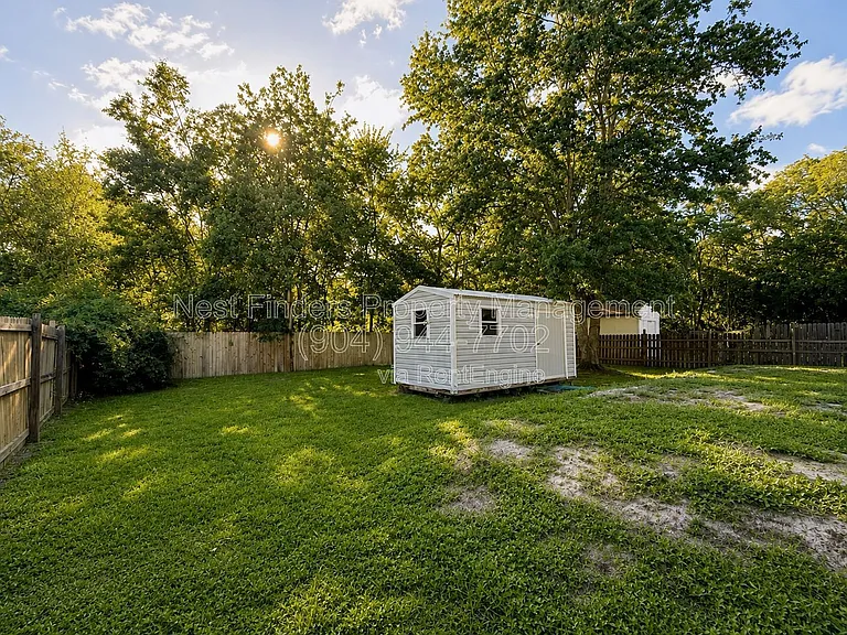 725 Alexander St — Photo 28
