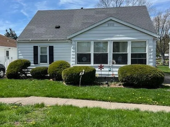 822 Monroe St, Port Clinton, OH 43452