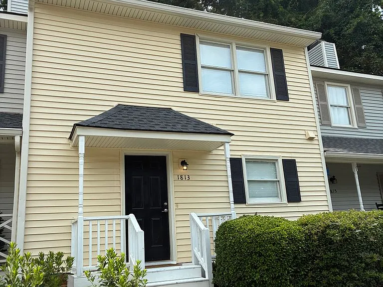 1813 Fox Sterling Dr — Photo 1