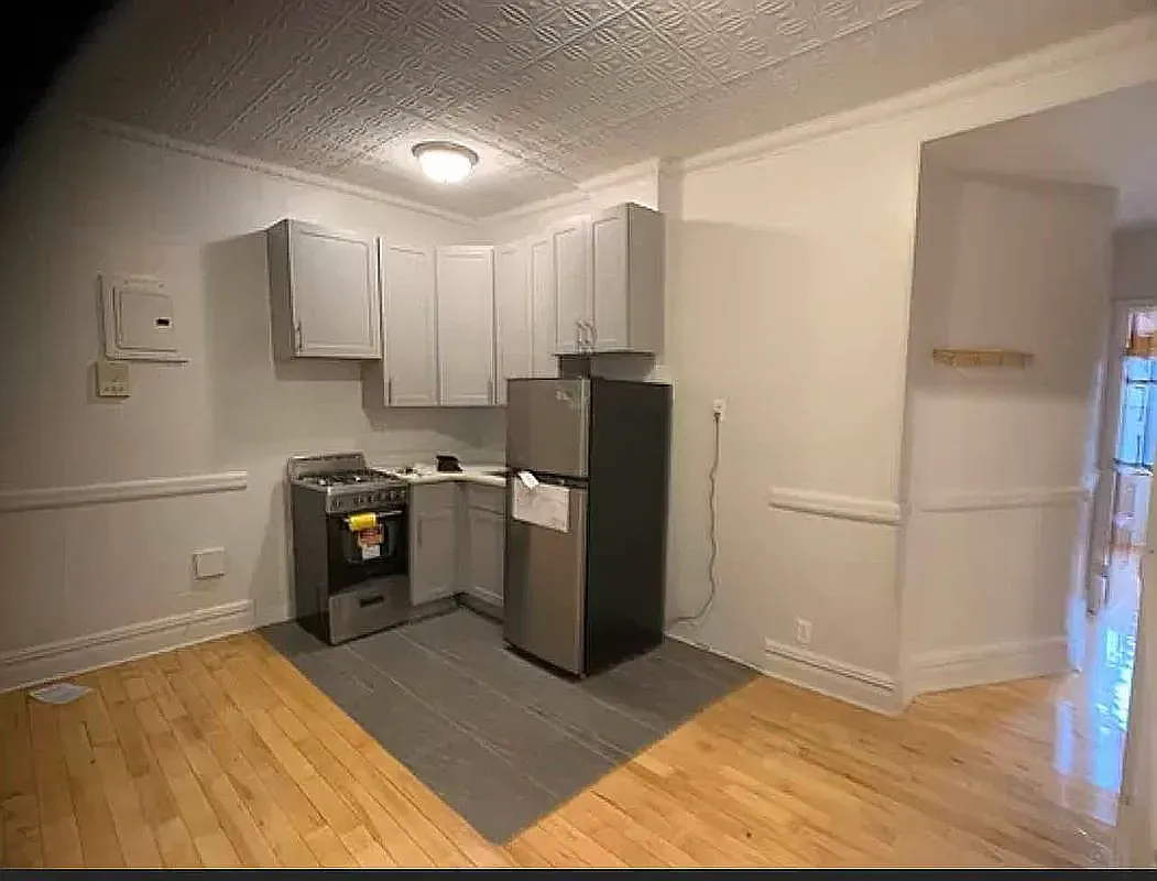 Building Photo - 39 Christopher St #1A