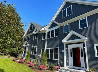 33 Pleasant St #33, Wellesley, MA 02482