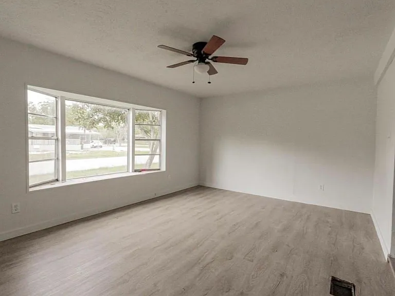 2422 Avilion Ct — Photo 3