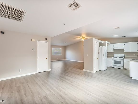 5th image of 3201 Honeysuckle Ave