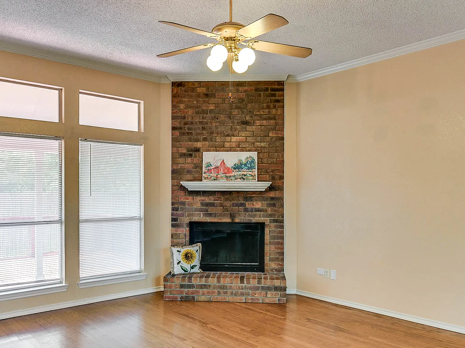 3 bed, 1541 sqft, $2,000 — Photo 4