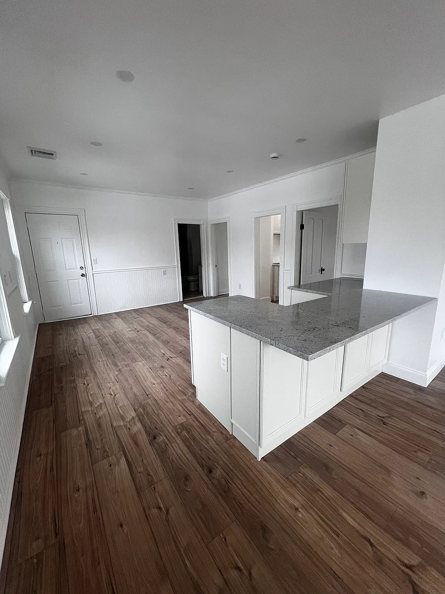 Building Photo - 19 Reeves St #3
