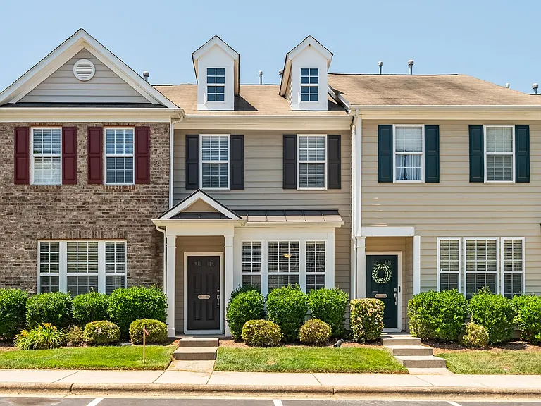 605 Cupola Dr — Photo 2