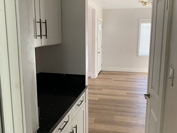 4th image of 1134 Orange Ave