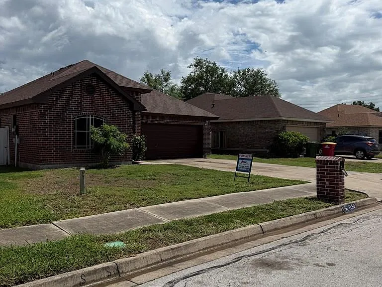 1130 Silverado Cir — Photo 12