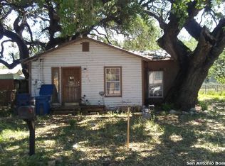 814 Bowen St, Pleasanton, TX 78064