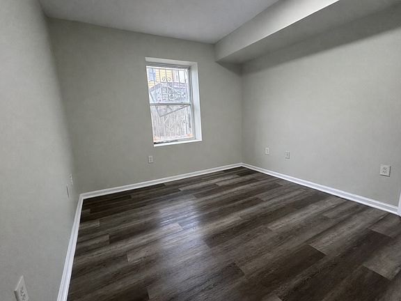 3rd image of 134-136 Fabyan Pl #1