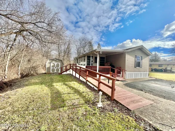106 Comet Dr, Milton, PA 17847