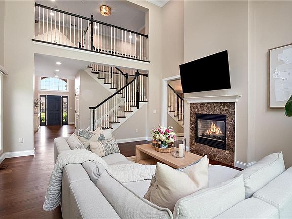 2nd image of 3 Sleepy Hollow Ln