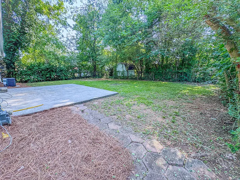 2425 Maple Rd SE — Photo 10
