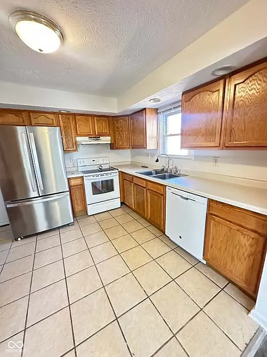 2 bed, 1632 sqft, $1,700 — Photo 3