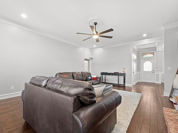 3rd image of 1010 Westgate Dr