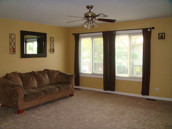 2nd image of 1336 Kingsbury Dr Unit 1