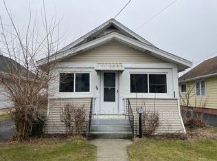 14 Arcadia Ct, Albany, NY 12205