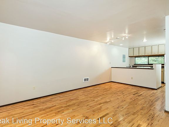 3rd image of 4753 Ravenna Ave NE #5196300