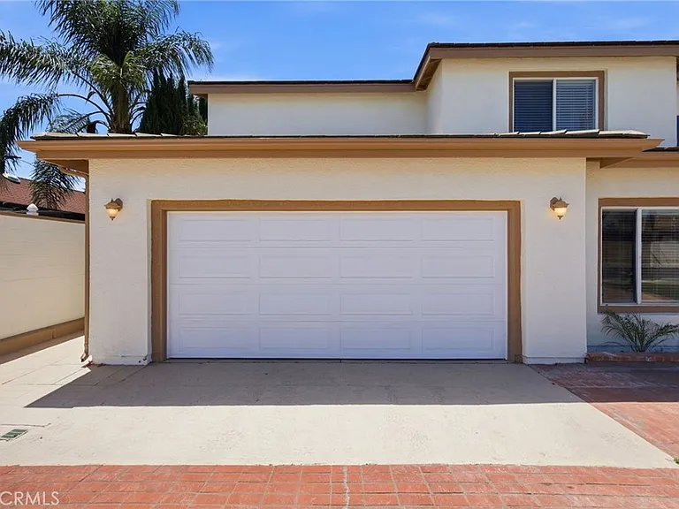18112 Osborne St — Photo 10