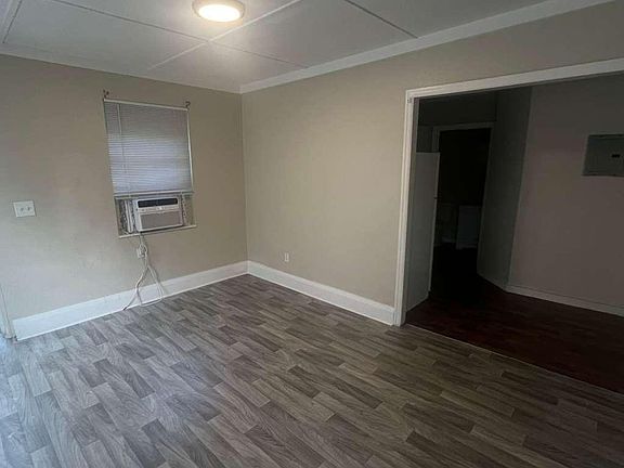 2nd image of 3619 Seminole Ave APT 2