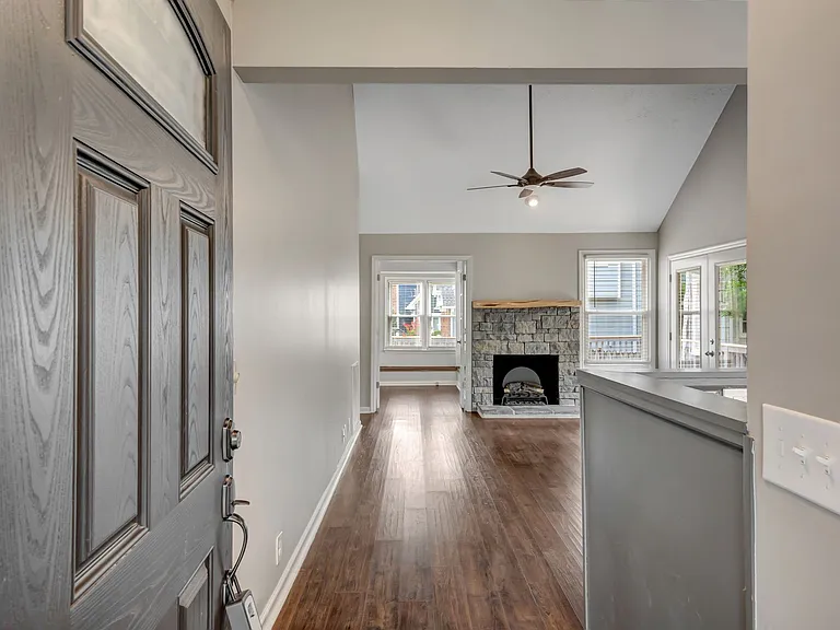 125 Agee Cir E — Photo 4
