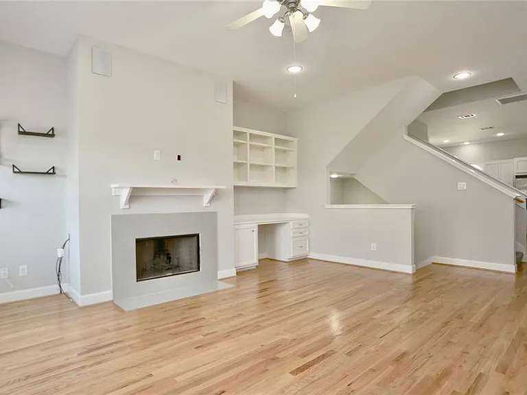 3614 Main Plaza Dr — Photo 3