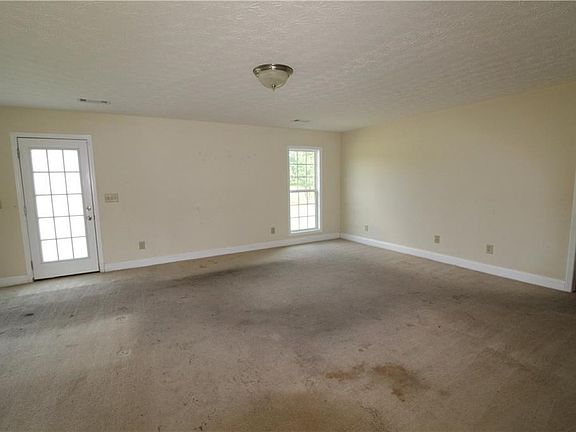 5th image of 2482 Lee Road 44