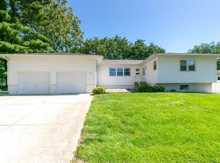 312 Hillcrest Dr, Geneseo, IL 61254