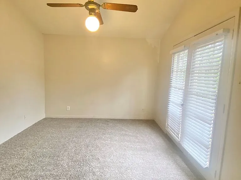 2216 San Gabriel St #106 — Photo 2