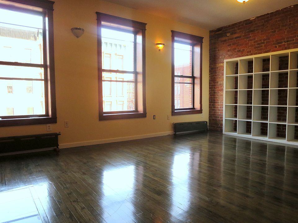 1st image of 1072 Bedford Ave