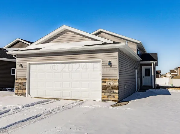 3371 Maple Leaf Loop S, Fargo, ND 58104