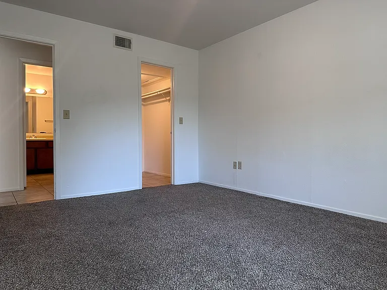 Brookhollow Apartments — Photo 20