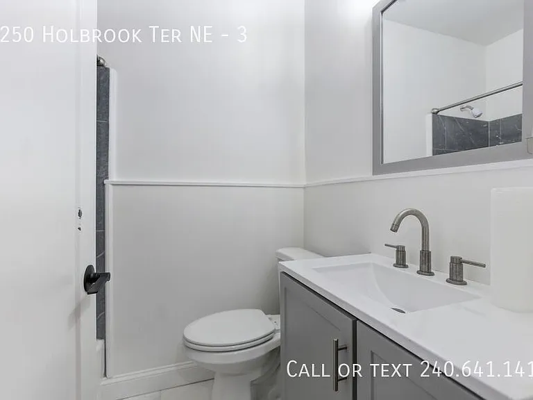 1250 Holbrook Ter NE #3 — Photo 11
