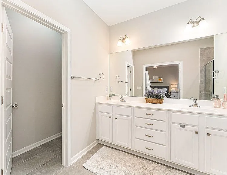 1049 Lathrop Ln — Photo 24