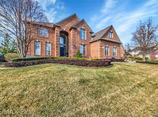 13465 Swan Ln, Shelby Township, MI 48315