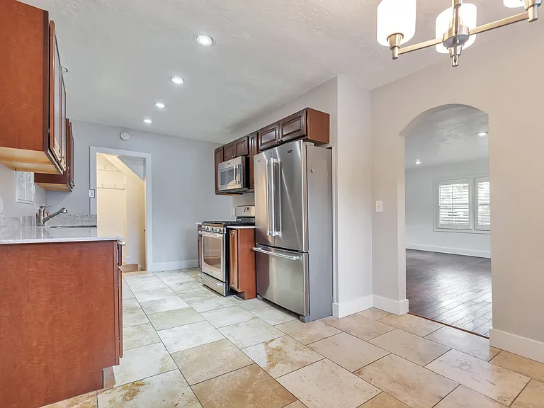 4858 S Viewmont St — Photo 35